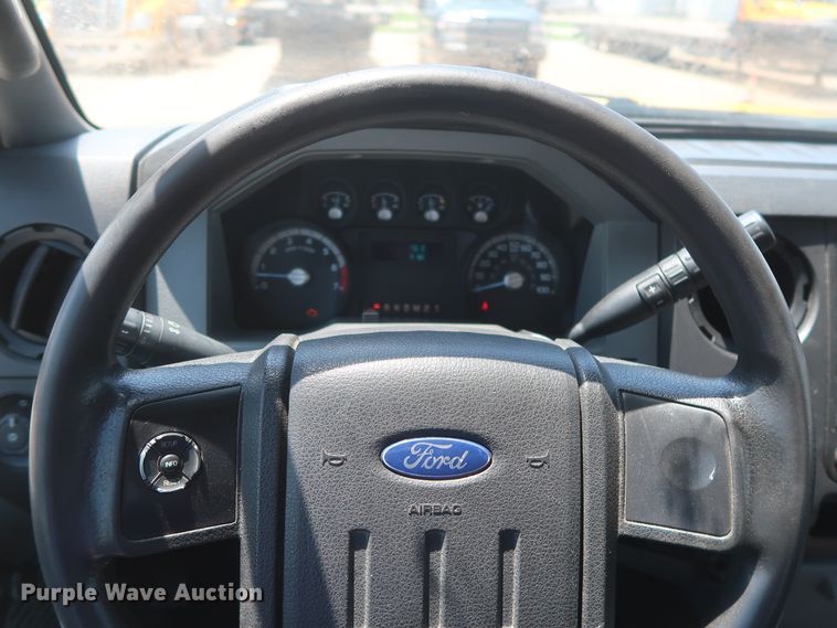 image for item HT9569 2015 Ford F350 Super Duty XL  utility bed pickup truck