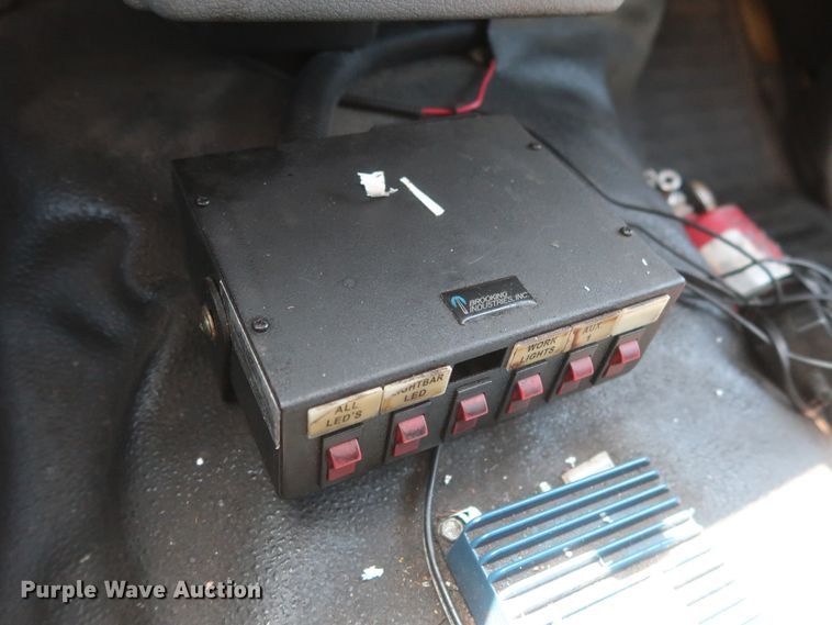 image for item HT9569 2015 Ford F350 Super Duty XL  utility bed pickup truck