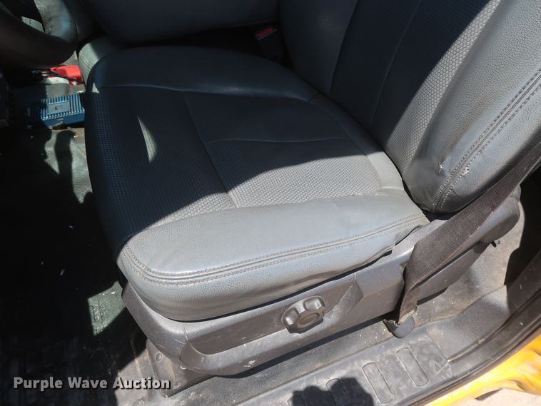 image for item HT9569 2015 Ford F350 Super Duty XL  utility bed pickup truck