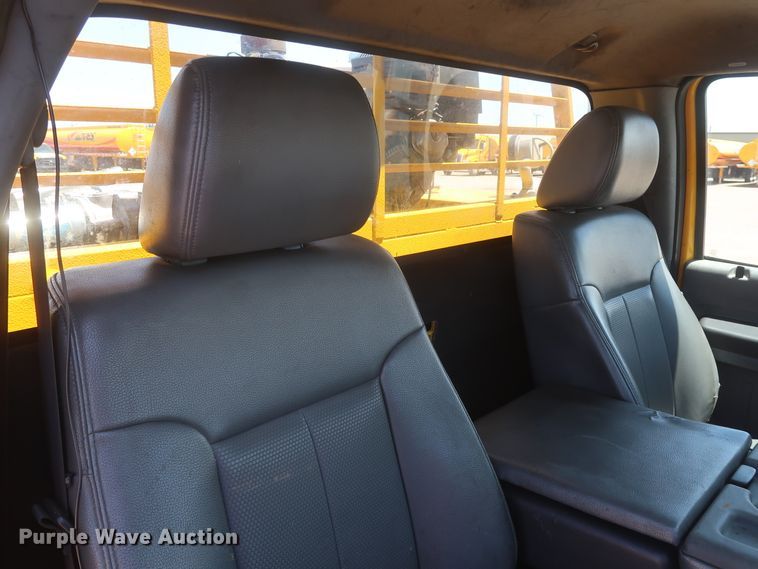 image for item HT9569 2015 Ford F350 Super Duty XL  utility bed pickup truck