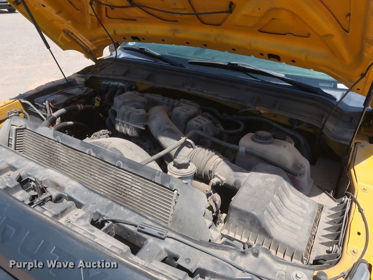 image for item HT9569 2015 Ford F350 Super Duty XL  utility bed pickup truck