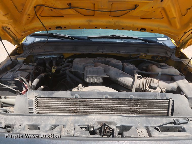 image for item HT9569 2015 Ford F350 Super Duty XL  utility bed pickup truck