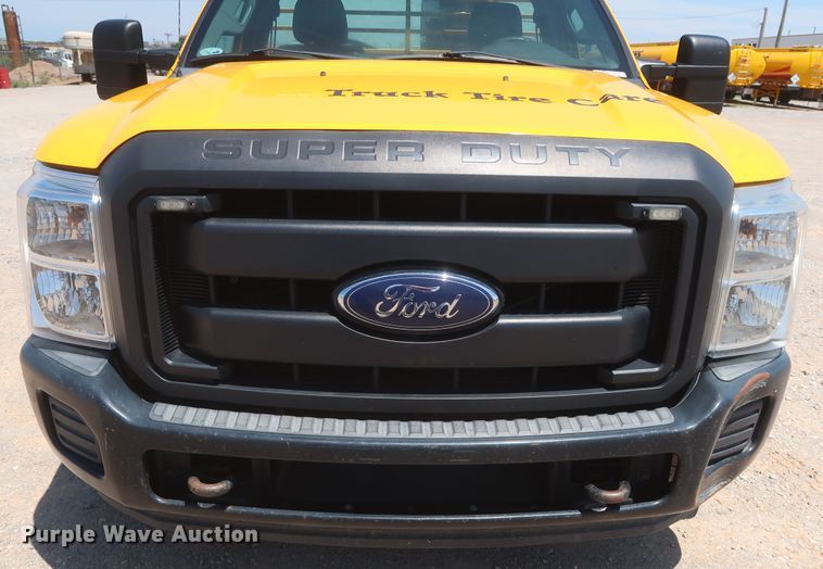 image for item HT9569 2015 Ford F350 Super Duty XL  utility bed pickup truck