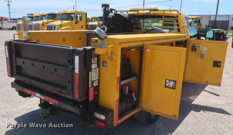 image for item HT9569 2015 Ford F350 Super Duty XL  utility bed pickup truck