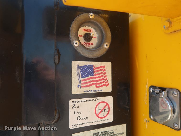 image for item HT9569 2015 Ford F350 Super Duty XL  utility bed pickup truck