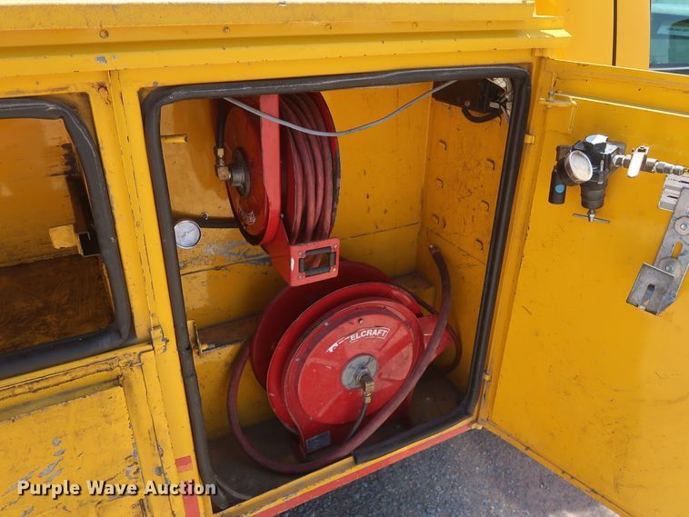 image for item HT9569 2015 Ford F350 Super Duty XL  utility bed pickup truck