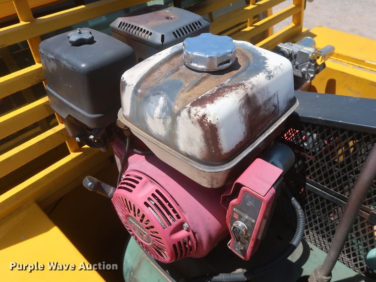 image for item HT9569 2015 Ford F350 Super Duty XL  utility bed pickup truck