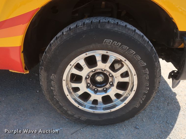 image for item HT9569 2015 Ford F350 Super Duty XL  utility bed pickup truck