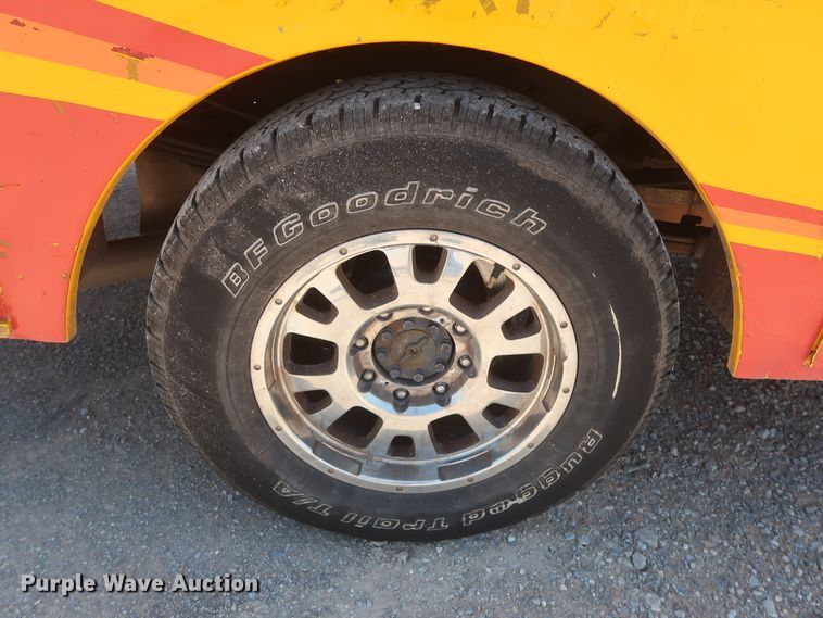 image for item HT9569 2015 Ford F350 Super Duty XL  utility bed pickup truck