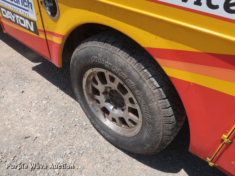 image for item HT9569 2015 Ford F350 Super Duty XL  utility bed pickup truck