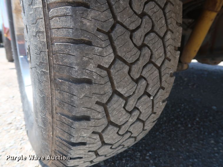 image for item HT9569 2015 Ford F350 Super Duty XL  utility bed pickup truck