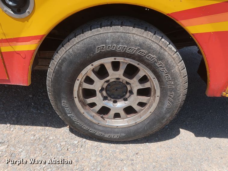 image for item HT9569 2015 Ford F350 Super Duty XL  utility bed pickup truck