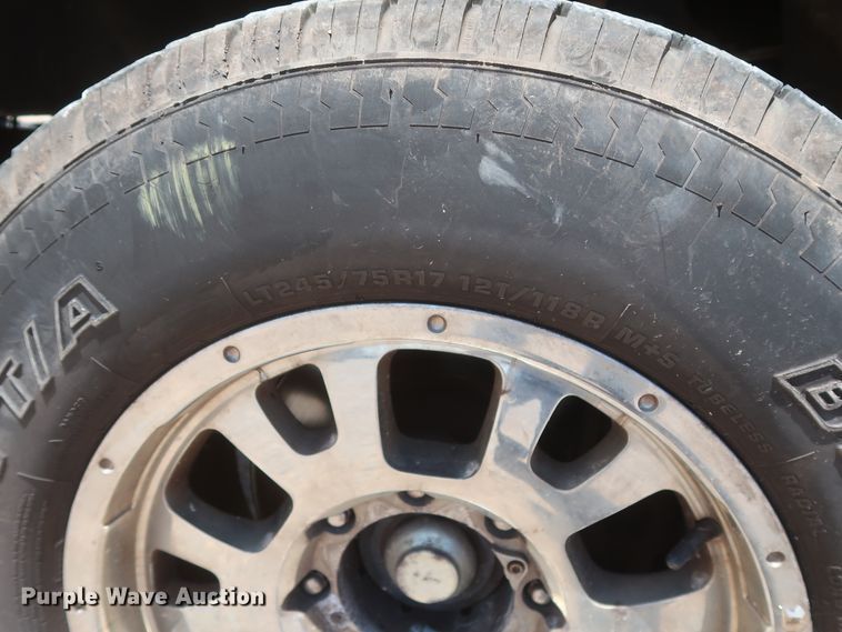 image for item HT9569 2015 Ford F350 Super Duty XL  utility bed pickup truck