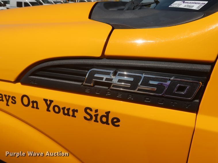 image for item HT9569 2015 Ford F350 Super Duty XL  utility bed pickup truck