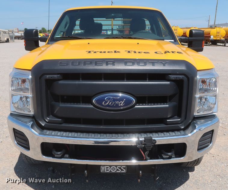 image for item HT9570 2015 Ford F350 Super Duty XL  utility bed pickup truck