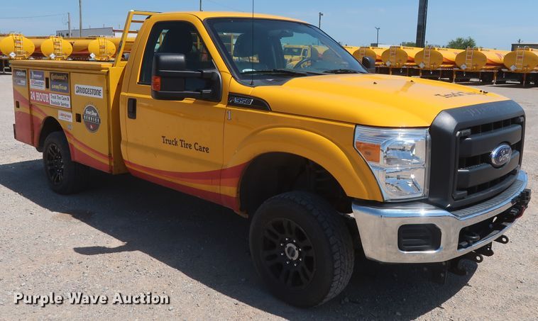 image for item HT9570 2015 Ford F350 Super Duty XL  utility bed pickup truck