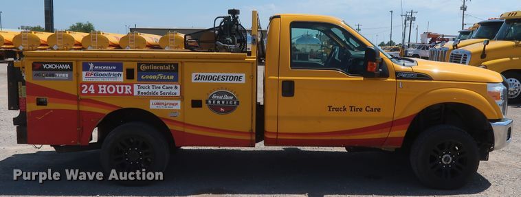 image for item HT9570 2015 Ford F350 Super Duty XL  utility bed pickup truck