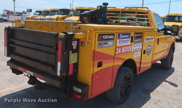 image for item HT9570 2015 Ford F350 Super Duty XL  utility bed pickup truck