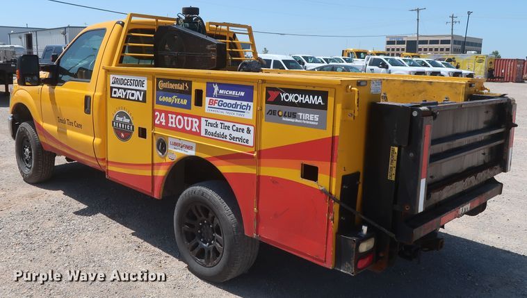 image for item HT9570 2015 Ford F350 Super Duty XL  utility bed pickup truck