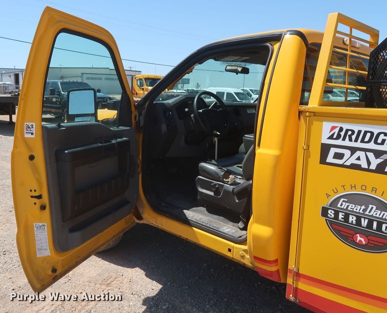 image for item HT9570 2015 Ford F350 Super Duty XL  utility bed pickup truck