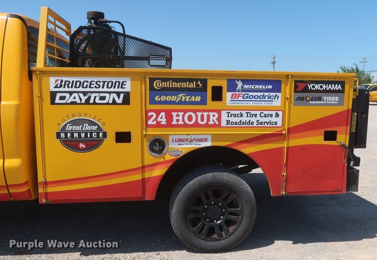 image for item HT9570 2015 Ford F350 Super Duty XL  utility bed pickup truck