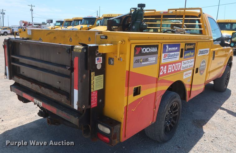 image for item HT9570 2015 Ford F350 Super Duty XL  utility bed pickup truck