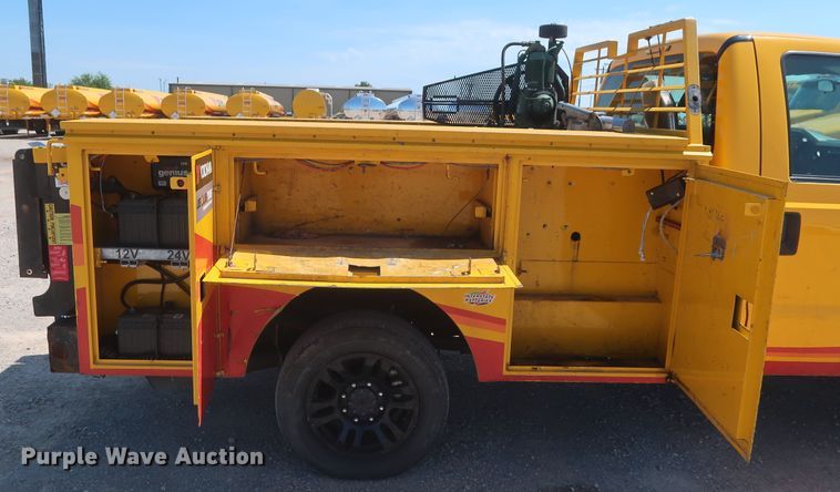 image for item HT9570 2015 Ford F350 Super Duty XL  utility bed pickup truck