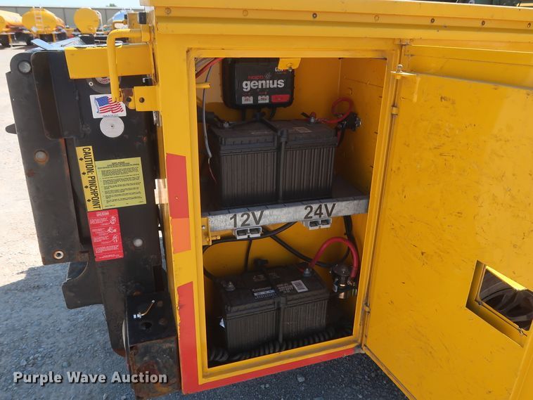 image for item HT9570 2015 Ford F350 Super Duty XL  utility bed pickup truck