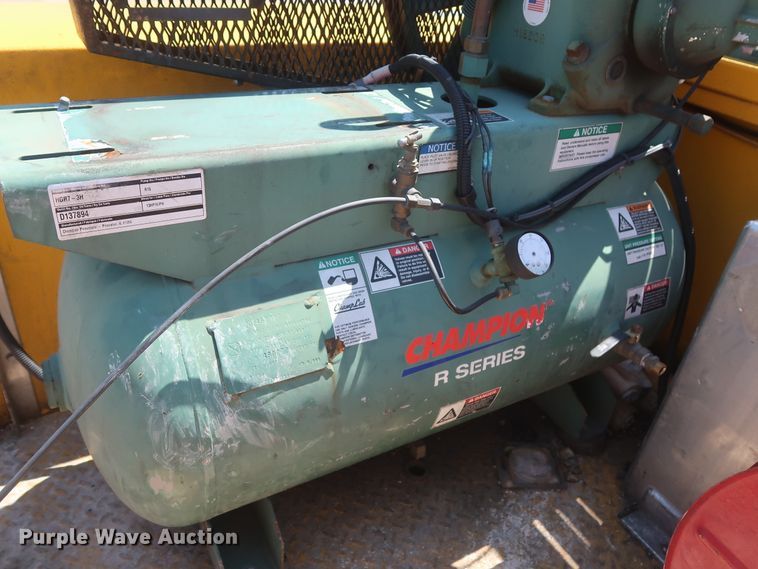 image for item HT9570 2015 Ford F350 Super Duty XL  utility bed pickup truck