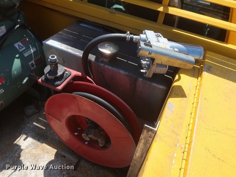 image for item HT9570 2015 Ford F350 Super Duty XL  utility bed pickup truck