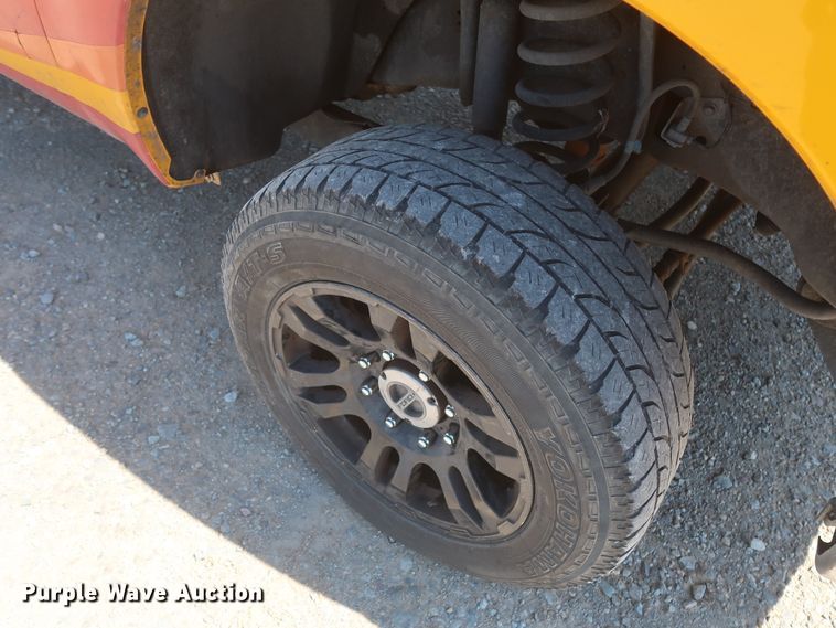 image for item HT9570 2015 Ford F350 Super Duty XL  utility bed pickup truck