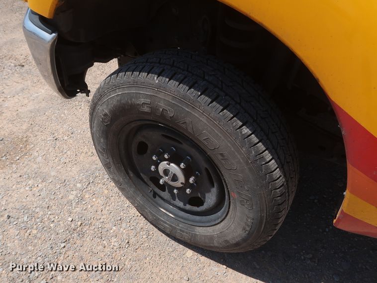 image for item HT9570 2015 Ford F350 Super Duty XL  utility bed pickup truck