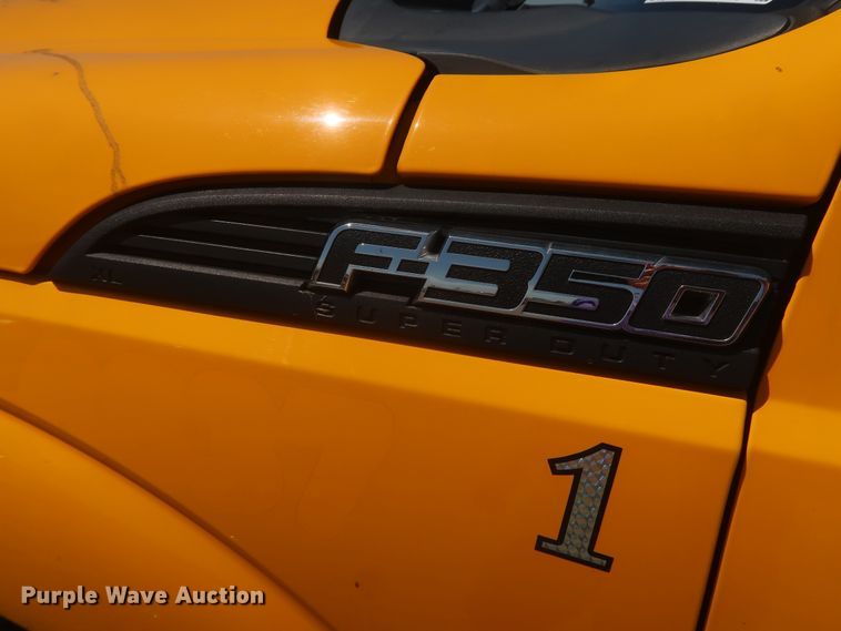 image for item HT9570 2015 Ford F350 Super Duty XL  utility bed pickup truck