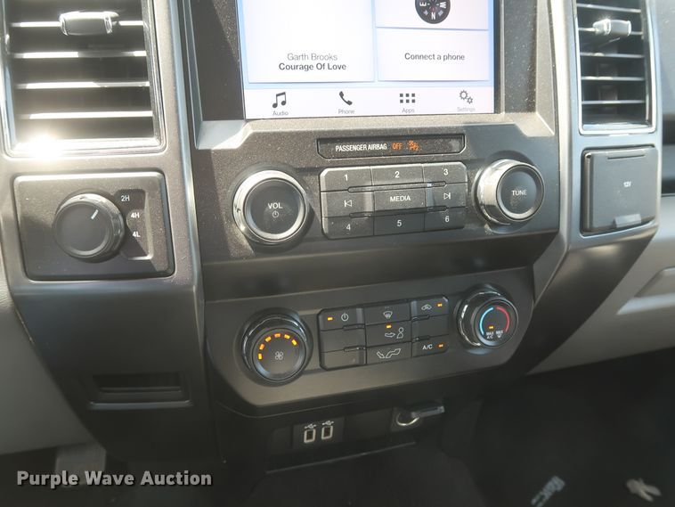 image for item HT9571 2019 Ford F150 XLT  SuperCrew pickup truck