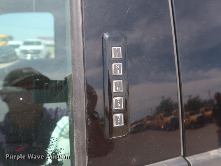 image for item HT9571 2019 Ford F150 XLT  SuperCrew pickup truck