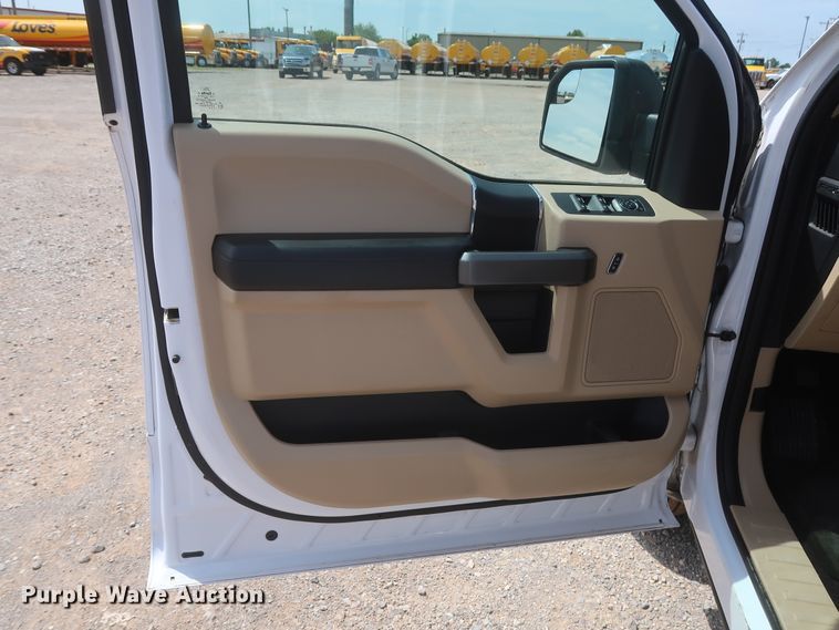 image for item HT9572 2015 Ford F150 XLT Oklahoma Edition  SuperCrew pickup truck