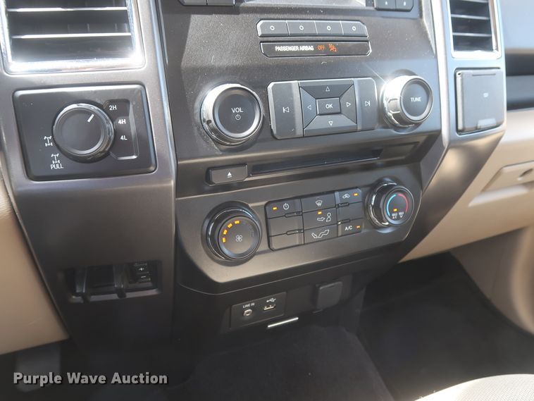 image for item HT9572 2015 Ford F150 XLT Oklahoma Edition  SuperCrew pickup truck