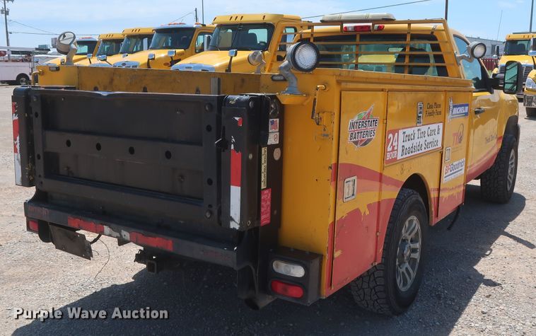 image for item HT9573 2013 Chevrolet Silverado 2500HD  utility bed pickup truck