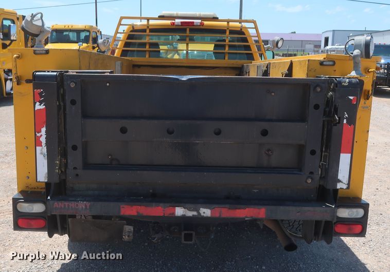 image for item HT9573 2013 Chevrolet Silverado 2500HD  utility bed pickup truck