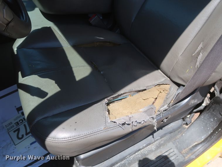 image for item HT9573 2013 Chevrolet Silverado 2500HD  utility bed pickup truck