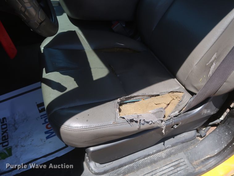 image for item HT9573 2013 Chevrolet Silverado 2500HD  utility bed pickup truck