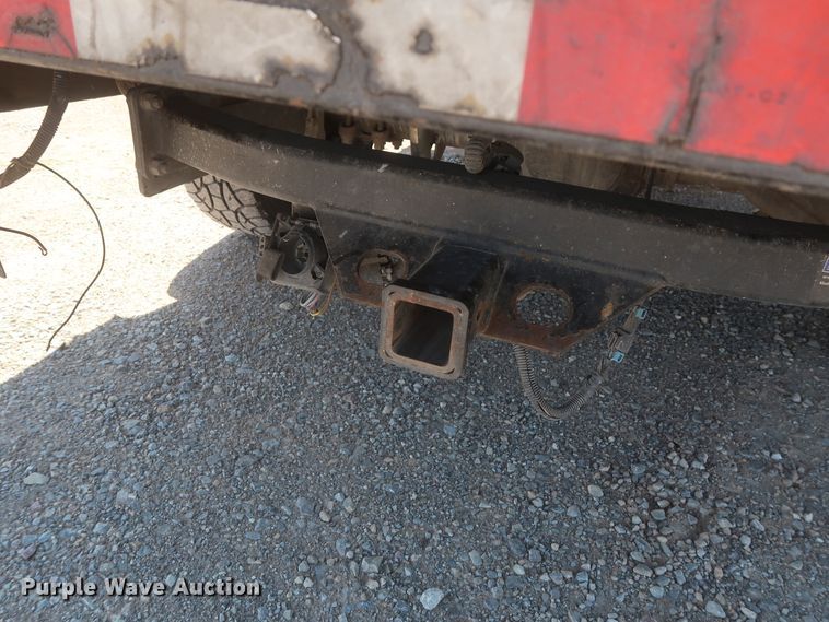 image for item HT9573 2013 Chevrolet Silverado 2500HD  utility bed pickup truck