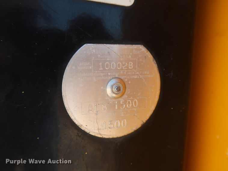 image for item HT9573 2013 Chevrolet Silverado 2500HD  utility bed pickup truck