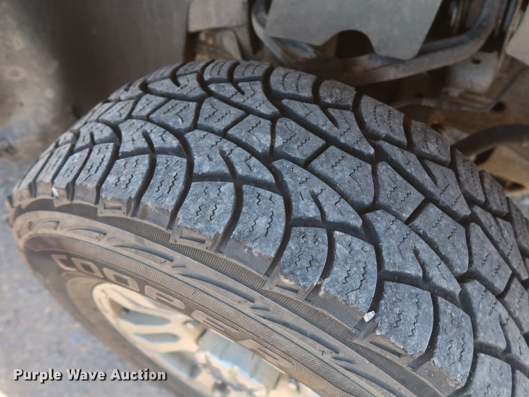 image for item HT9573 2013 Chevrolet Silverado 2500HD  utility bed pickup truck