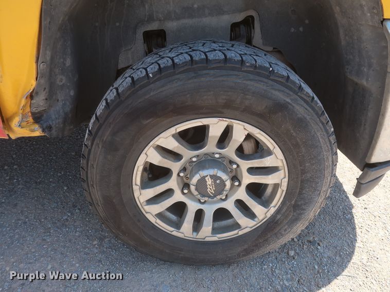 image for item HT9573 2013 Chevrolet Silverado 2500HD  utility bed pickup truck