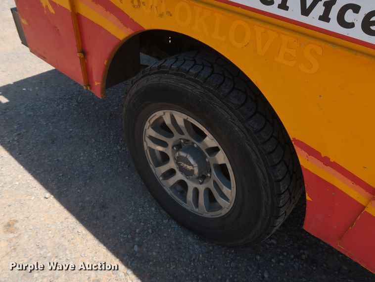 image for item HT9573 2013 Chevrolet Silverado 2500HD  utility bed pickup truck