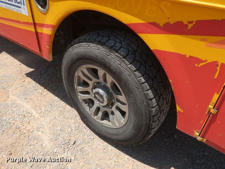 image for item HT9573 2013 Chevrolet Silverado 2500HD  utility bed pickup truck