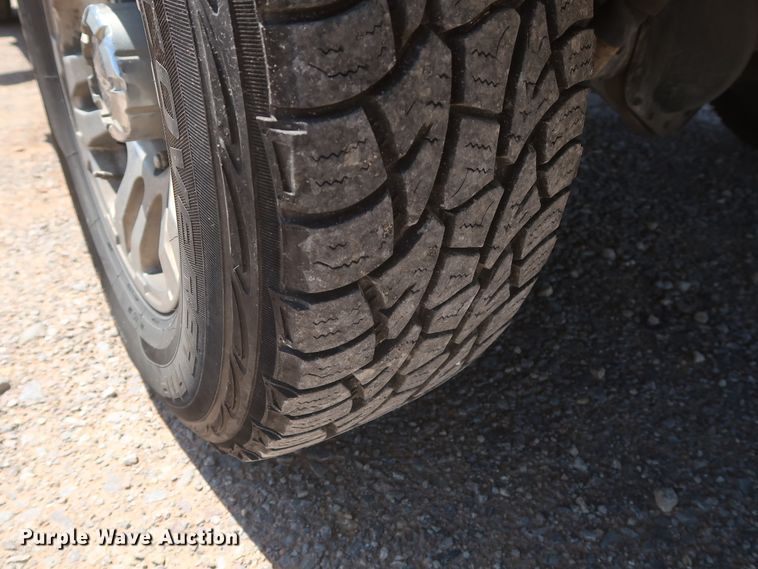 image for item HT9573 2013 Chevrolet Silverado 2500HD  utility bed pickup truck