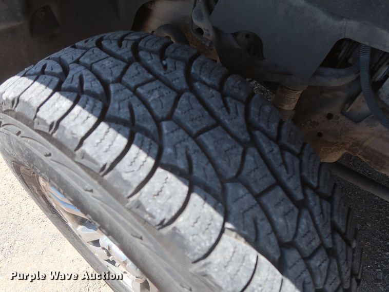 image for item HT9573 2013 Chevrolet Silverado 2500HD  utility bed pickup truck