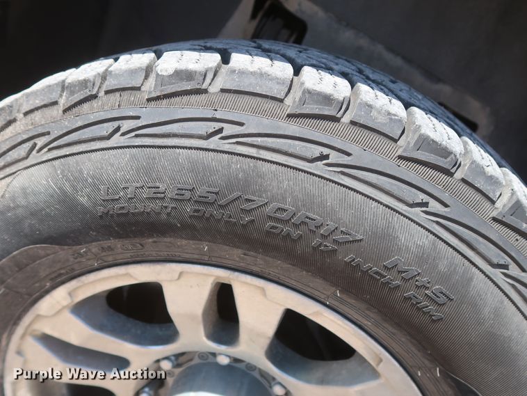 image for item HT9573 2013 Chevrolet Silverado 2500HD  utility bed pickup truck